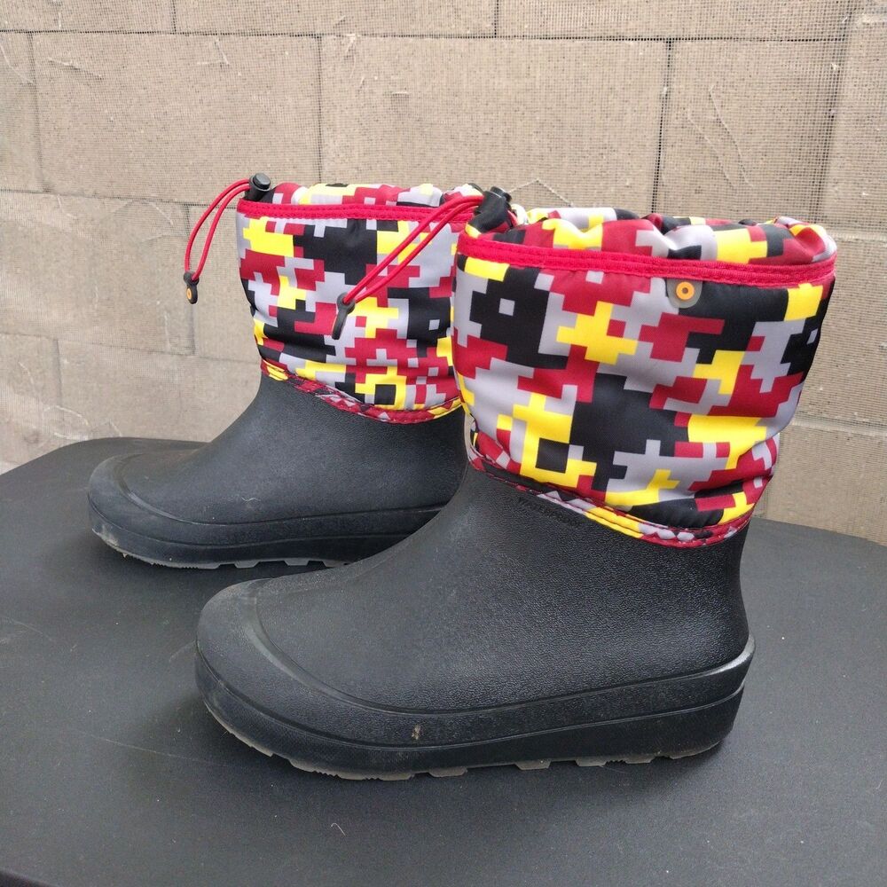 Bogs Kids Snow Shell MC Camo Cherry Waterproof Winter Boots 73063-640 Youth Sz 4